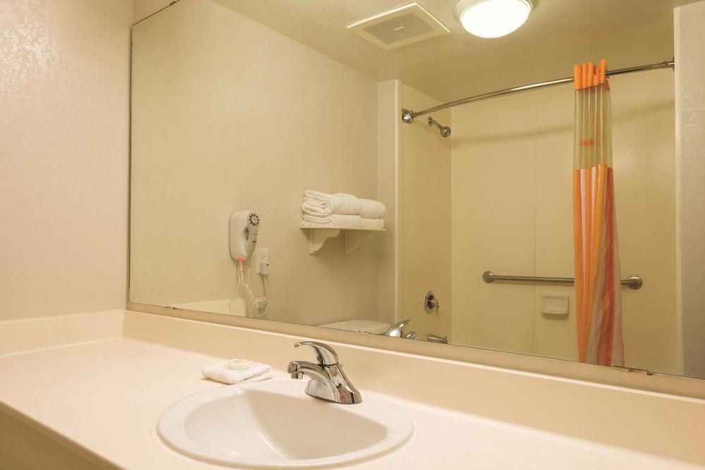 מלון La Quinta By Wyndham San Antonio Airport מראה חיצוני תמונה