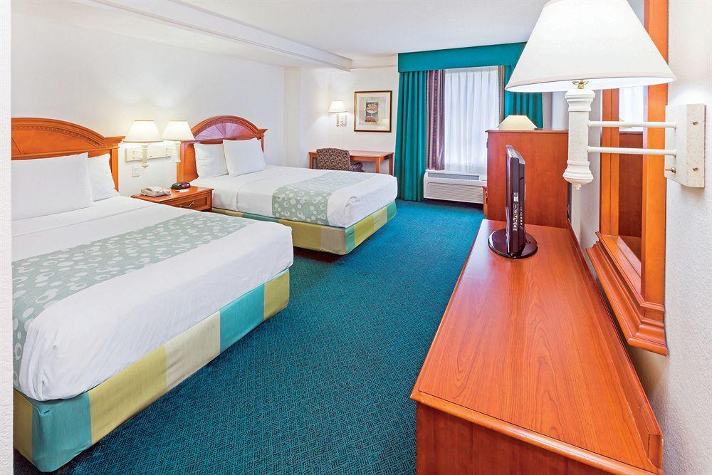 מלון La Quinta By Wyndham San Antonio Airport מראה חיצוני תמונה