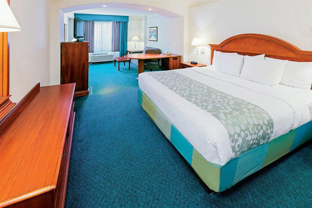 מלון La Quinta By Wyndham San Antonio Airport מראה חיצוני תמונה