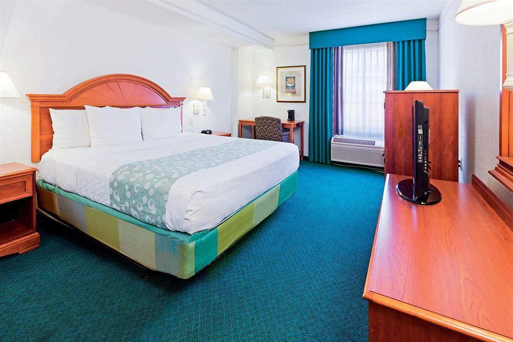מלון La Quinta By Wyndham San Antonio Airport מראה חיצוני תמונה