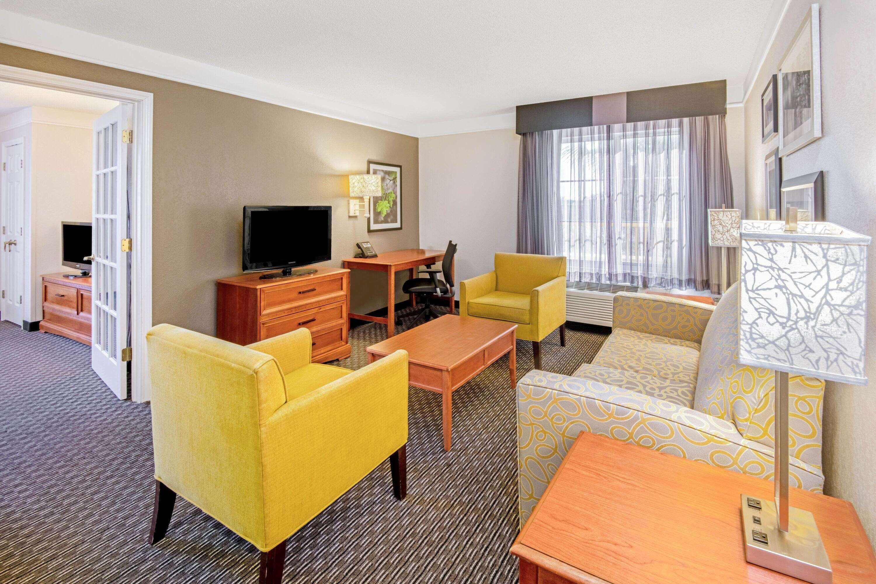מלון La Quinta By Wyndham San Antonio Airport מראה חיצוני תמונה