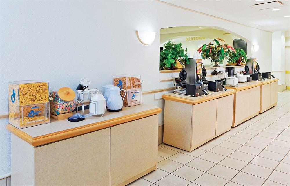 מלון La Quinta By Wyndham San Antonio Airport מראה חיצוני תמונה
