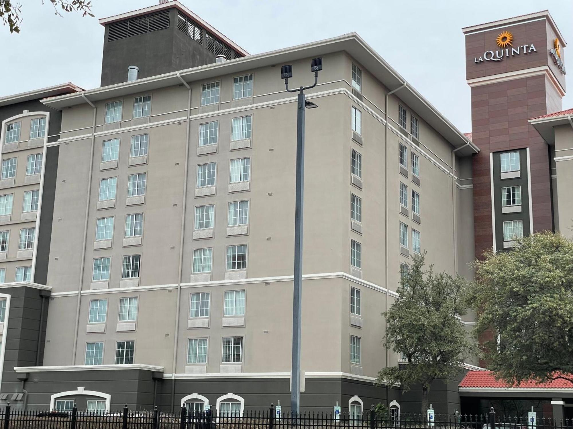 מלון La Quinta By Wyndham San Antonio Airport מראה חיצוני תמונה