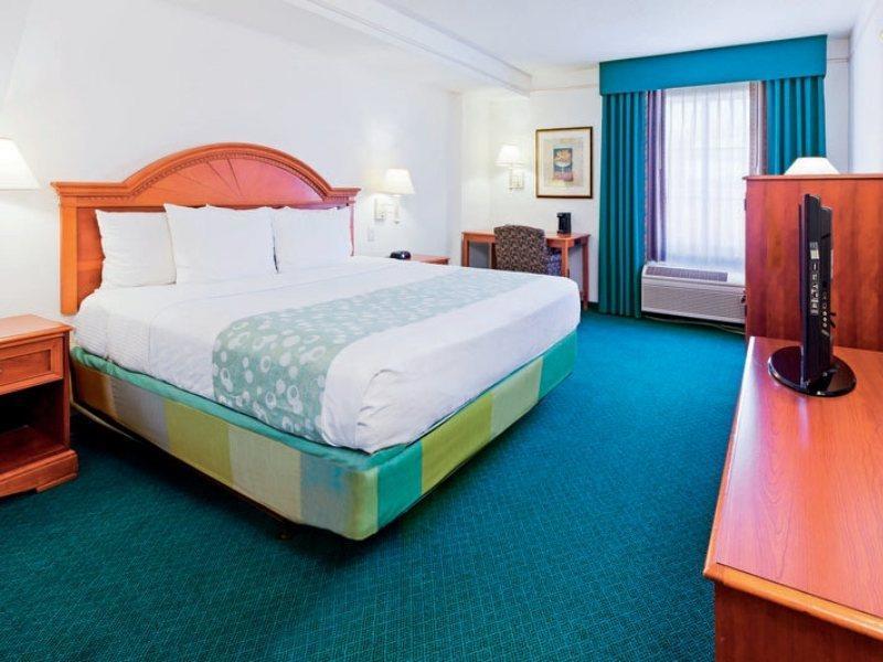 מלון La Quinta By Wyndham San Antonio Airport מראה חיצוני תמונה