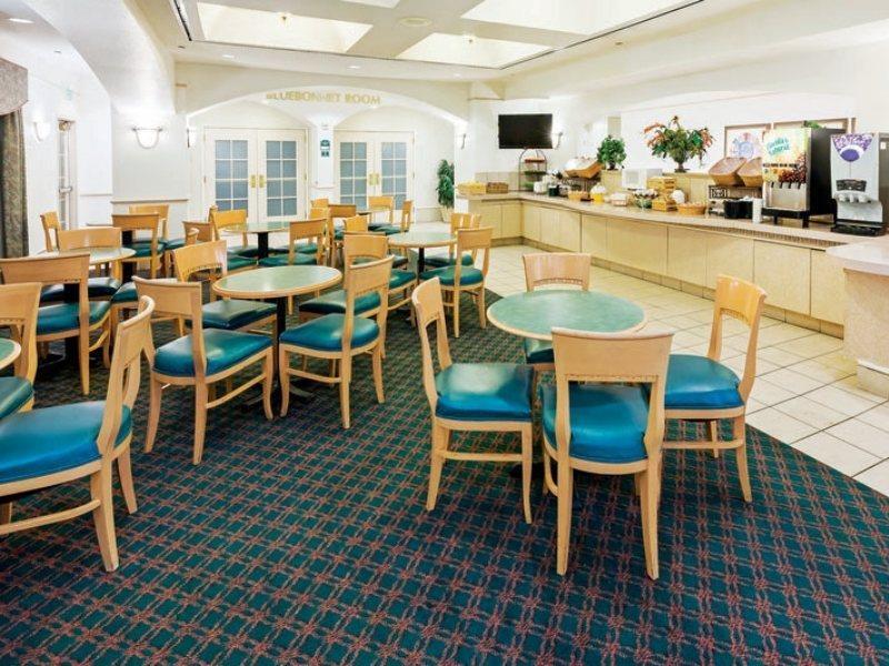 מלון La Quinta By Wyndham San Antonio Airport מראה חיצוני תמונה